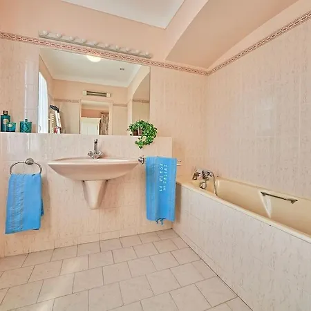 Willa Maison De Marie-4-8 Pers-proche Plage *